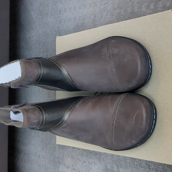 Clarks booties - Picture 2 of 6